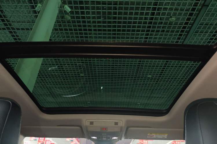 Used Volkswagen Tharu 2025 NewRui 300TSI Prestige Edition
