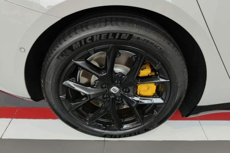 Used  SU7 2024 Rear-Drive Ultra-Long Range Advanced Pro-Level Intelligent Driving Version
