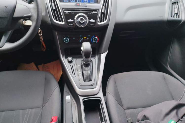 Used Ford Focus 2015 Hatchback 1.6L Automatic Comfort Model
