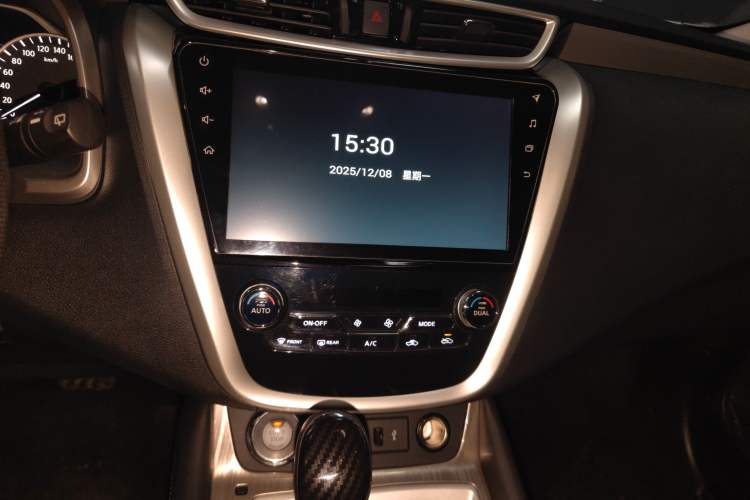 Used Nissan Murano 2019 2.5L XL Two-Wheel Drive Smart Connect Luxury Edition China VI Standard
