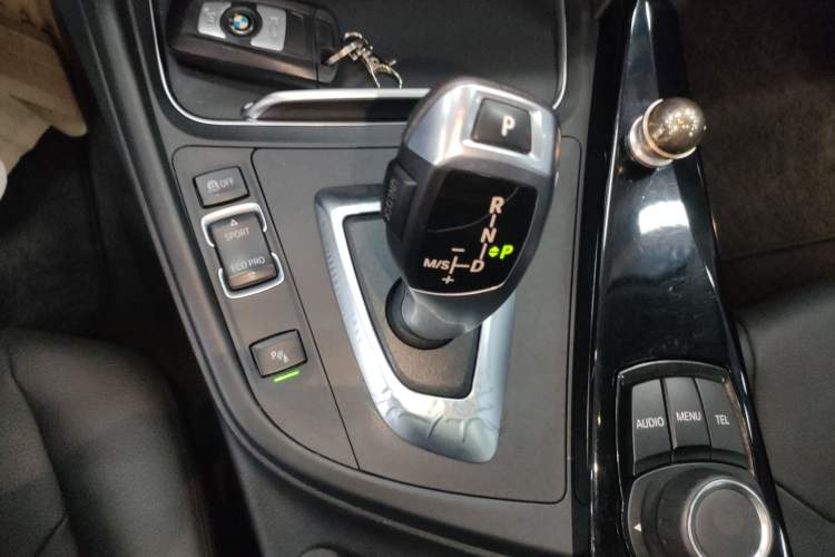 Used BMW 3 Series 2016 320Li Ambition Model
