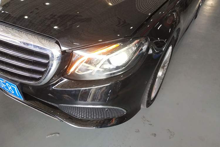 Used Mercedes-Benz E-Class 2019 E 300 L Sporty and Stylish Model
