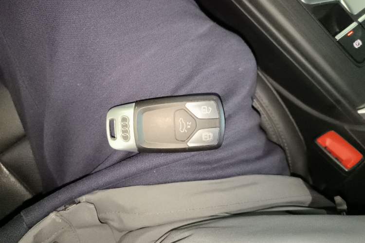 Used Audi A4L 2019 40 TFSI Fashion Version China V