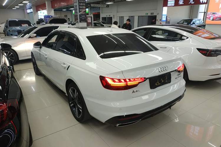 Used Audi A4L 2022 40 TFSI Luxury Dynamic Model