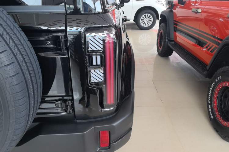 Used Beijing Auto BJ40 2024 2.0T All-New Urban Hunter Edition Chivalrous Style