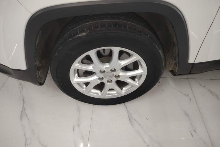 Used  Cherokee 2017 2.4L Leading Smart Edition