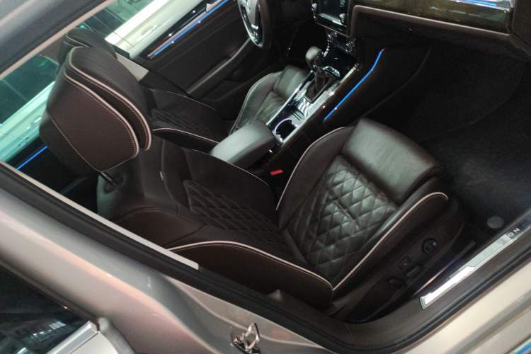 Used Volkswagen Phideon 2018 380TSI Two-Wheel-Drive Flagship Edition
