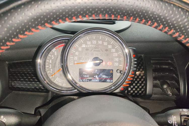 Used  MINI 2016 2.0T COOPER S Pioneer Edition Five-Door Model
