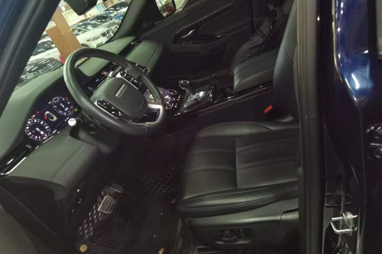 Used Land Rover Range Rover Evoque 2020 249 PS R-DYNAMIC SE Sport Technology Edition
