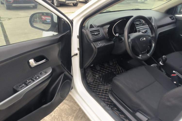 Used Kia K2 2015 Sedan 1.4L MT GLS