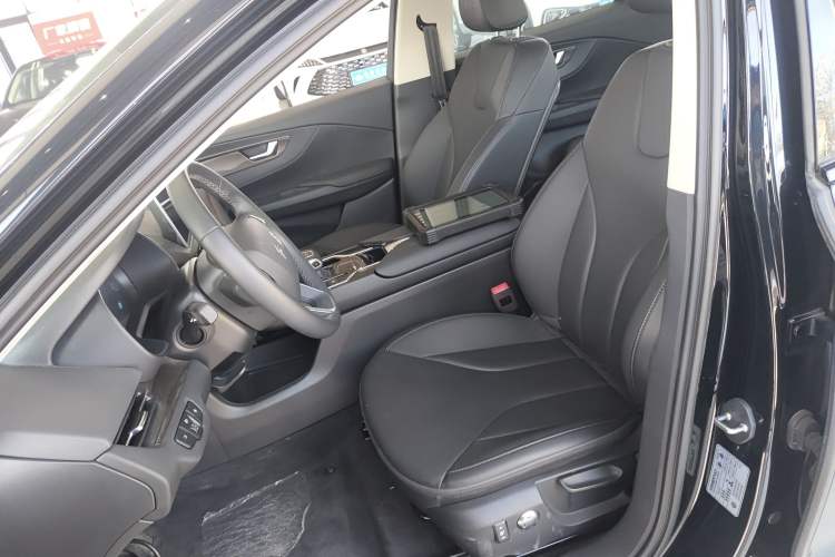 Used Hongqi E-QM5 2022 431 km Charge & Enjoy Edition
