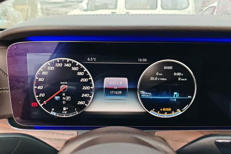 Used Mercedes-Benz E-Class 2018 Facelift E 300 L Luxury Edition