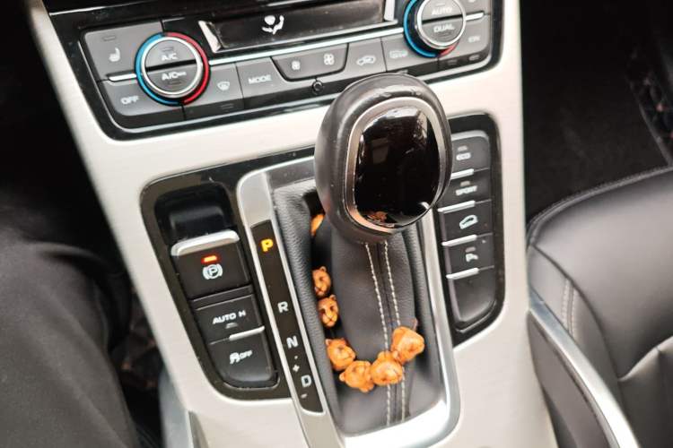 Used Geely Auto Emgrand X7 Sport 2018 1.8TD Automatic Two-Wheel Drive Smart 4G Connected Version