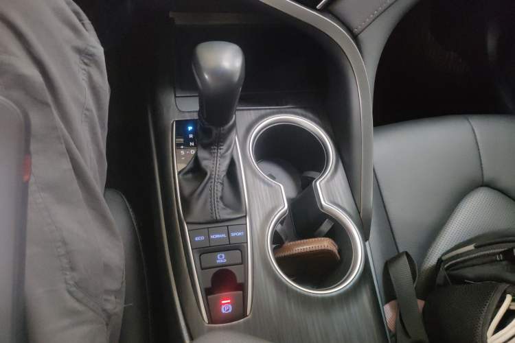 Used Toyota Camry 2021 2.5G Luxury Edition
