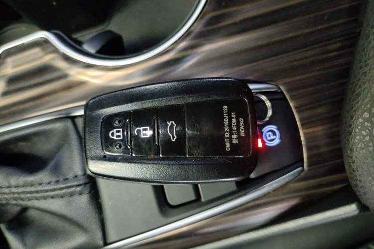 Used Toyota Camry 2019 Revised Version 2.0G Luxury Edition
