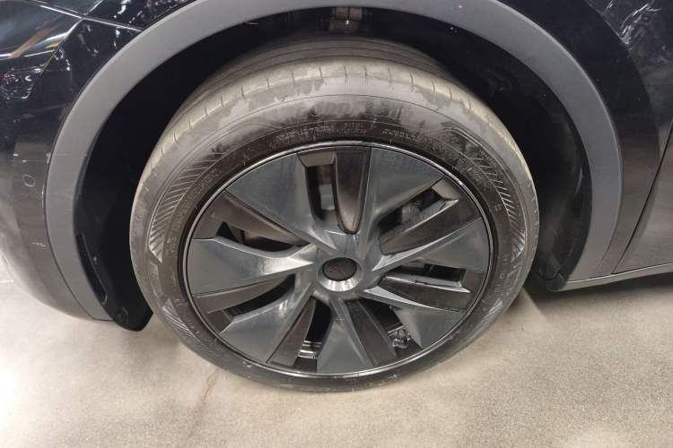 Used Tesla Model Y 2023 Rear-Wheel-Drive Version
