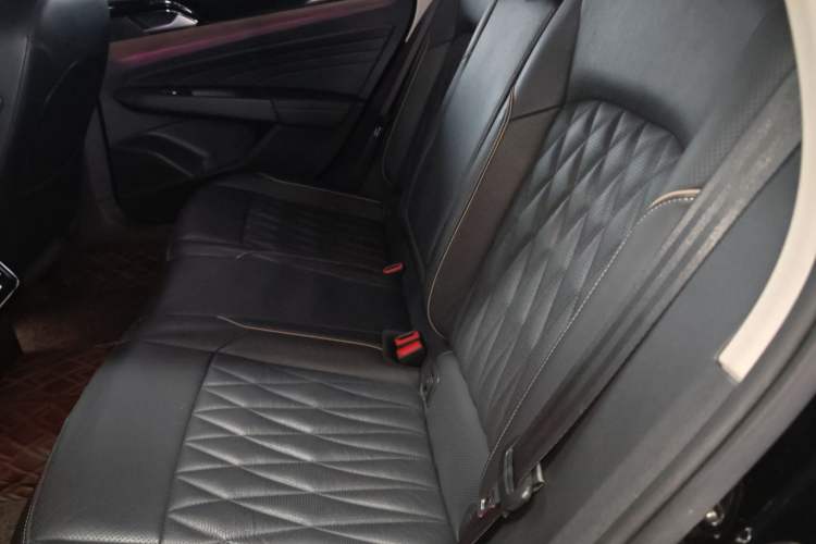 Used Volkswagen Passat 2019 330TSI Luxury Edition China VI Standard
