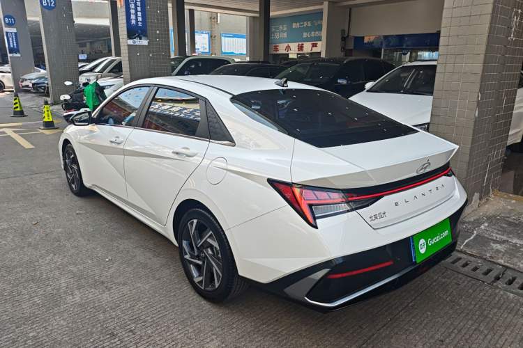 Used Hyundai Elantra 2023 1.5L CVT LUX Prestige Edition