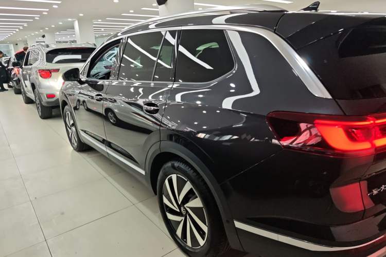 Used Volkswagen Talagon 2022 380TSI All-Wheel-Drive Luxury Prestige Pro 7-Seater
