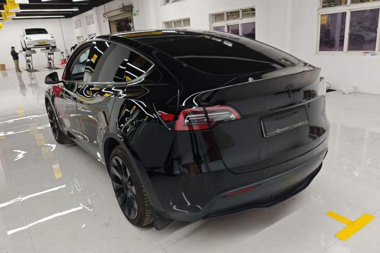 Used Tesla Model Y 2023 Long-Range All-Wheel-Drive Version