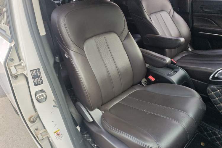 Used GAC Trumpchi M6 2019 270T DCT Prestige Edition (6-Seater) China VI