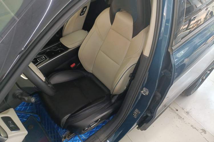 Used Lynk & Co 01 2019 2.0T Two-Wheel Drive Zhaopu Version China VI Standard
