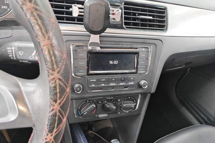 Used Volkswagen Santana 2015 Haval H6 1.6L Automatic Comfort Model
