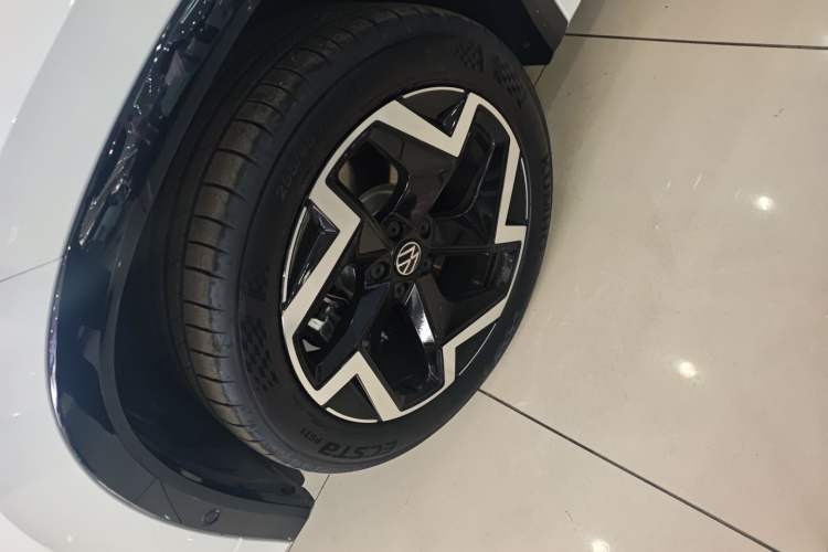 Used Volkswagen Tayron 2025 Tharu L 330TSI Two-Wheel Drive Elite City Package