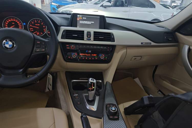 Used BMW 3 Series 2014 320Li Fashion Model
