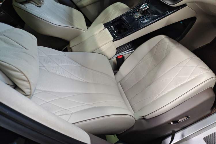 Used Denza D9 2022 DM-i 970 Four-Wheel Drive Flagship Model