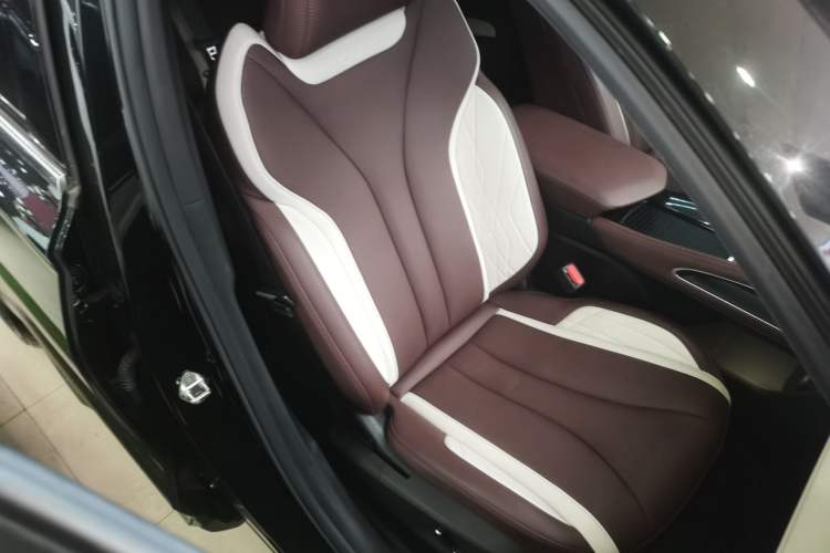 Used Geely Auto Monjaro L 2021 2.0TD DCT EVO Two-Wheel Drive Prestige Version
