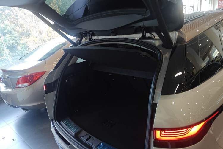 Used Land Rover Range Rover Evoque 2023 Aurora L 249 PS Collins Antique Bronze Special Edition
