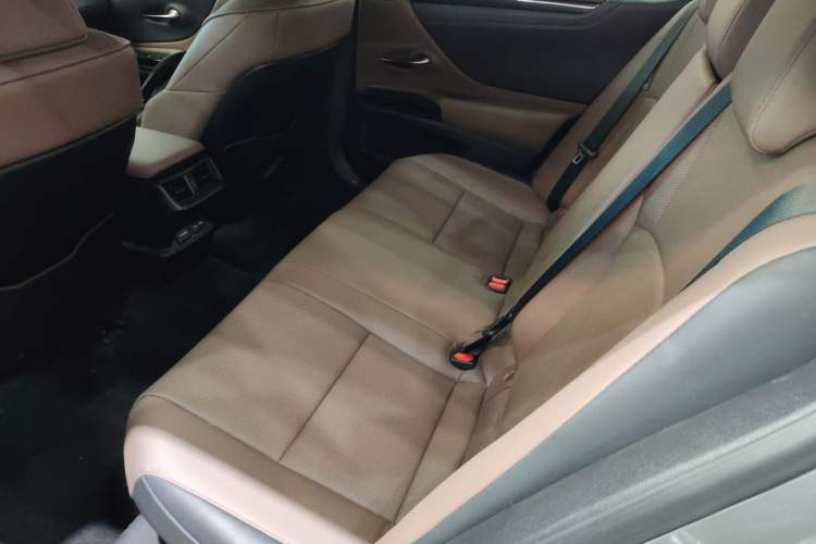 Used Lexus ES 2021 300h Excellence Edition