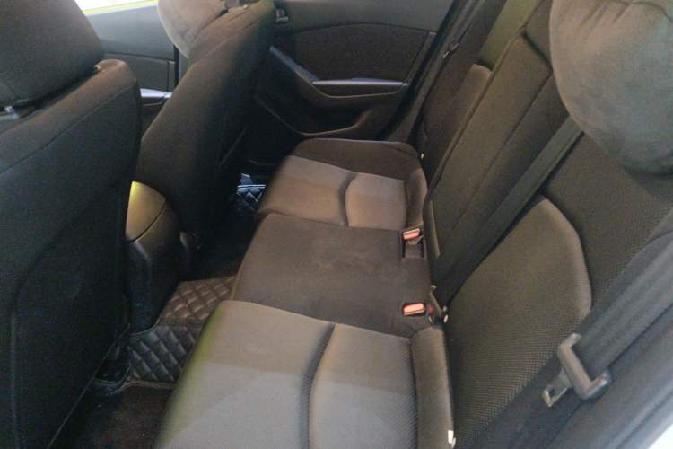 Used Mazda Mazda 3 Axela 2017 Sedan 1.5L Automatic Comfort Model Emission Standard China V
