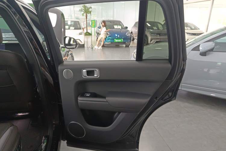 Used Li Auto L8 2023 Pro Model
