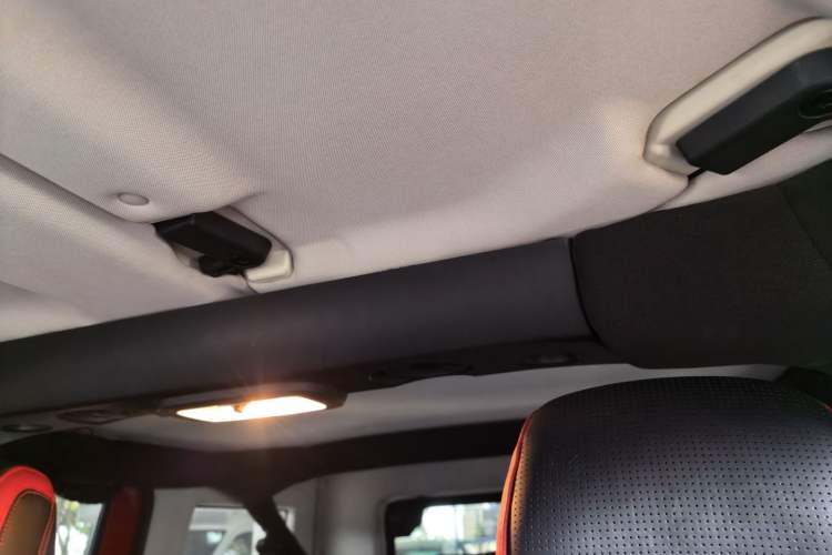 Used  BJ40 2020 2.0T Automatic Four-Wheel Drive Urban Hunter Edition Chivalrous Type