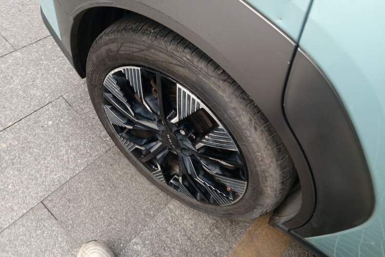 Used AION Y 2022 70 Tech Edition Lithium Iron Phosphate
