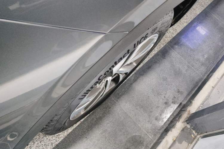 Used Buick Envision 2022 Encore S 552T Two-Wheel-Drive Luxury Model
