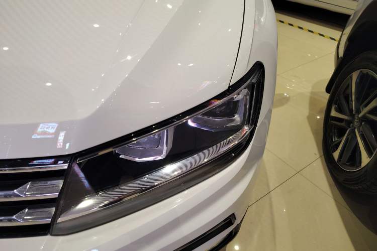 Used Volkswagen Tiguan L 2021 330TSI Automatic Two-Wheel Drive Smart Edition
