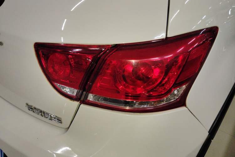 Used Haval H1 2017 Red-Label 1.5L Manual Comfort Model
