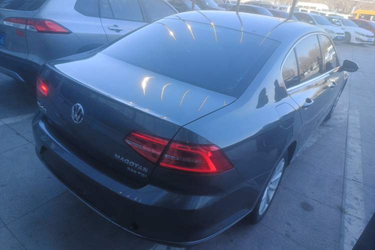 Used Volkswagen Magotan 2017 330TSI DSG Leading Model
