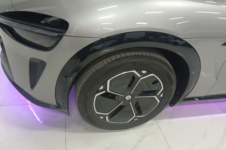 Used  YU7 2025 Ultra-Long Range Rear-Wheel Drive Version
