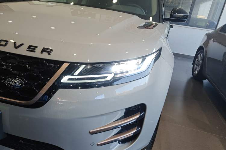 Used Land Rover Range Rover Evoque 2023 Aurora L 249 PS Collins Antique Bronze Special Edition
