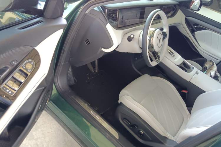 Used VOYAH FREE 2025 318 318 km Rear-Drive Touring Edition