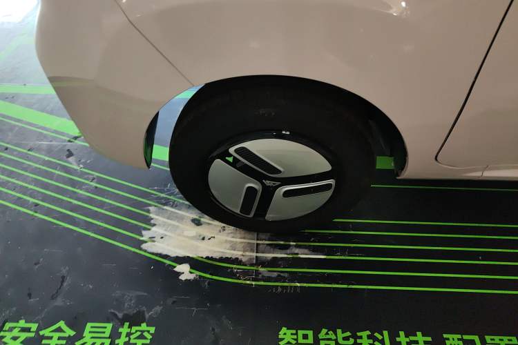 Used  uni 2025 Mildly Sweet Version 11.52 kWh
