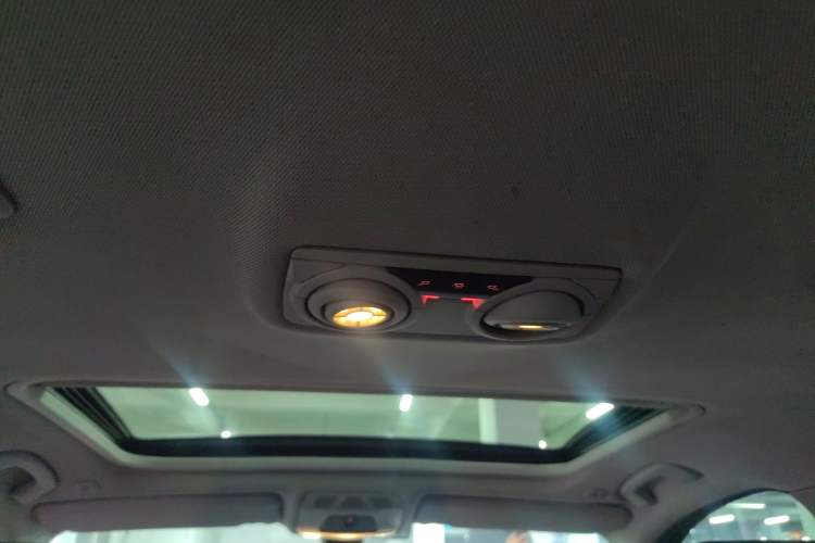 Used BMW 3 Series 2015 316Li Fashion Model
