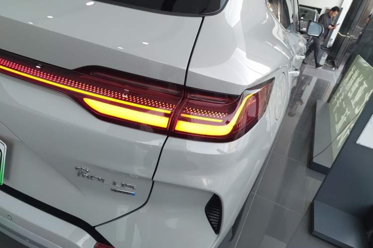 Used BYD Song PLUS New Energy 2025 EV Intelligent Driving Version 520km Premium Model
