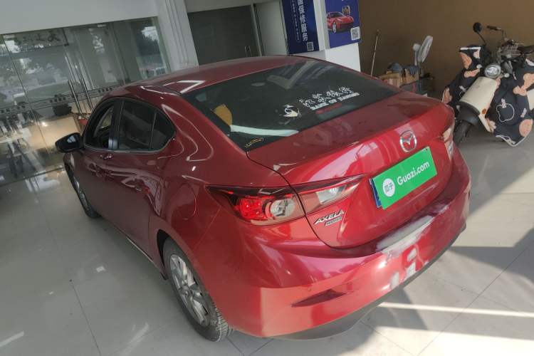 Used Mazda Mazda 3 Axela 2016 Sedan 1.5L Automatic Luxury Model
