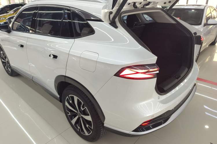 Used Roewe D5X DMH 2024 135 Tech Edition