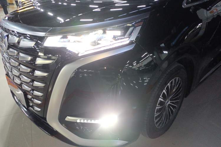 Used Denza D9 2022 DM-i 970 Four-Wheel Drive Prestige Model